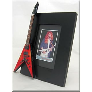 DAVE MUSTAINE Miniature Cadre Guitare Photo MEGADETH - Les Beatles, Paul McCartney, John Lennon, RIngo Starr, George Harrison DAVE MUSTAINE Miniature Cadre Guitare Photo MEGADETH – Image 2