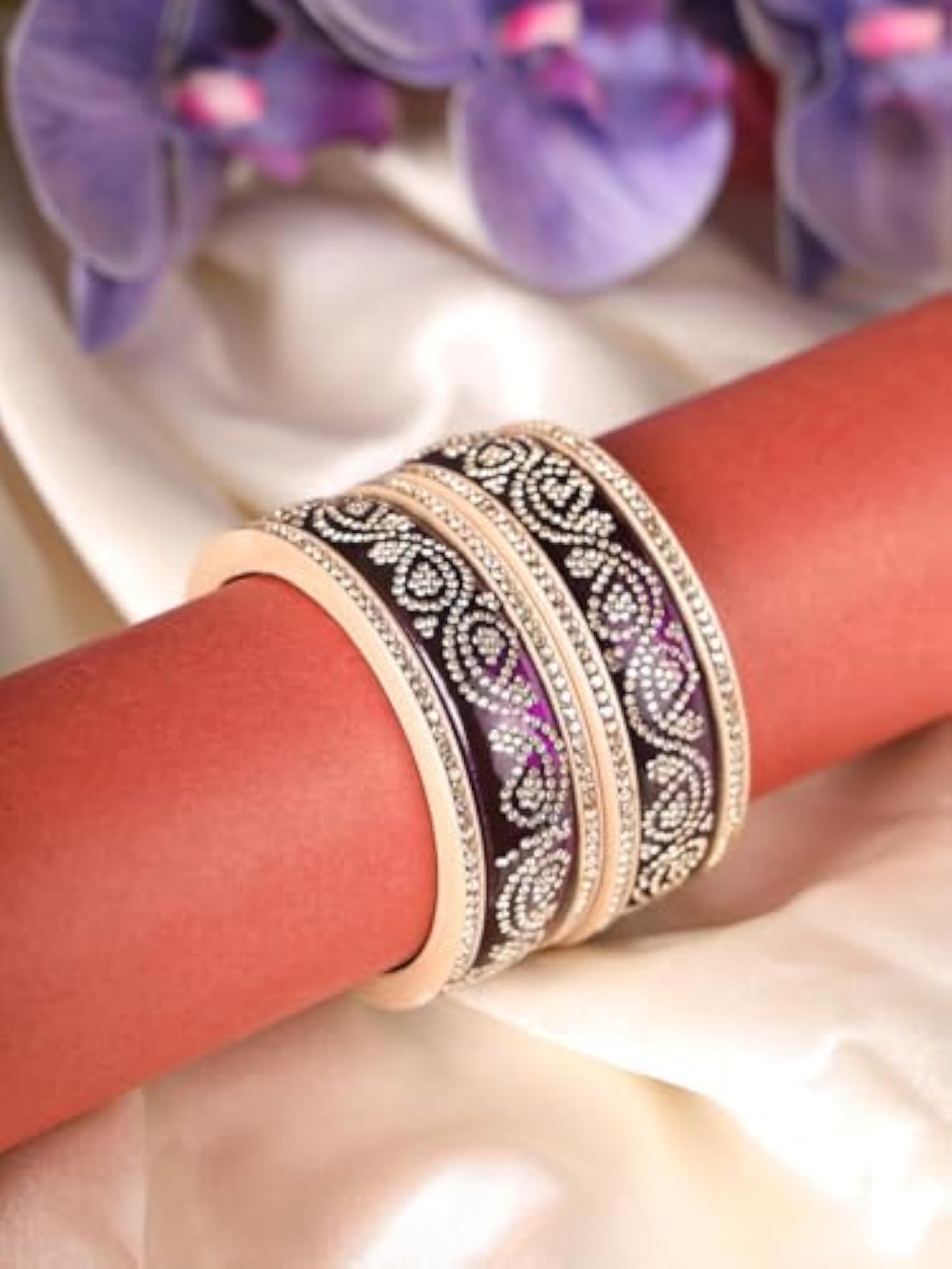 Lac Kada Set Featuring Zircon Glitter Pattern Bangles