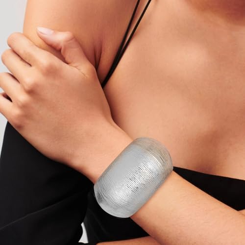 HZMAN 7.0Inch Chunky Bracelets for Women Thick Wide Bangle Bracelet Oversize Textured Open Hinge Wrist Cuff Bracelet Jewelry Gift2