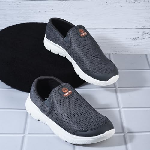 Image of Woodland Men's Pull-On Walking Shoe