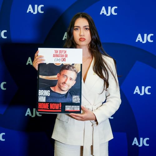 『Inside the Advocacy Effort to Bring the Hostages Home』のカバーアート