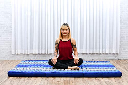 Image of Leewadee Trifold Mattress XL - Comfortable Thai Massage Pad, Foldable Relaxation Floor Mattress Filled with Kapok, Perfect to Use as a Sleeping Mat 79 x 39 inches, Blue