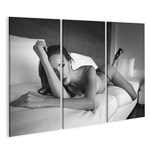 islandburner Cuadro en Lienzo Sexy Mujer Desnuda En El Sofá Negro Blanco