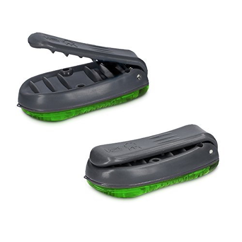 kwmobile 2er Set LED Sicherheitslicht - Blinklicht Licht Clip - Joggen mit Batterien Klett Armband - mehr Sichtbarkeit bei Dunkelheit - COB Upgrade