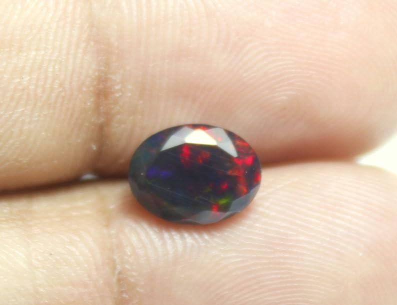 Cabochon opale éthiopienne AAA 7x9mm | Éclat multi-feu d'exception