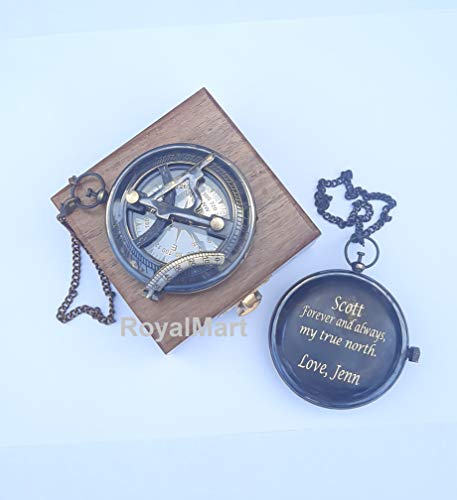 Brújula de latón vintage con diseño grabado y estuche de cuero miniatura 6