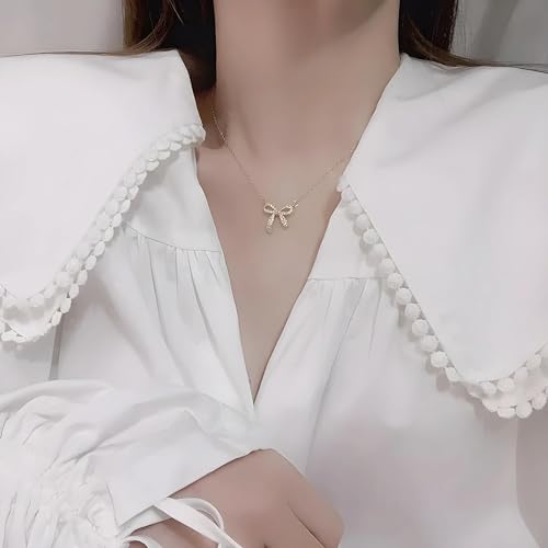 Collier plaqué or qui ne ternit pas avec nœud en zircon brillant