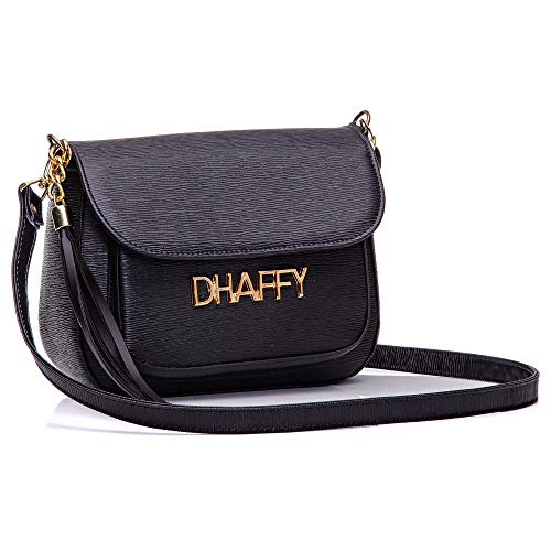 Bolsa Feminina Dhaffy Preto, Alça Transversal, Bolso na Frente. cor:preto;tamanho:M
