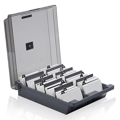 WOUMON Caja para Tarjeta de Visita, 1000 Hojas Caja de Organizadora para Tarjetas de Visita con 8 Tableros Divisores y Letras A-Z Pestañas de índice (Gris) | Ya disponible en tu tienda friki favorita! En mundofriki.es! WOUMON Caja para Tarjeta de Visita, 1000 Hojas Caja de Organizadora para Tarjetas de Visita con 8 Tableros Divisores y Letras A-Z Pestañas de índice (Gris) | Ya disponible en tu tienda friki favorita! En mundofriki.es!