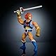 Masters of The Universe Origins & Thundercats Actionfigur Leo, bewegliches 1980er Crossover-Spielzeug, ca. 14 cm groß, abnehmbare Rüstung, Zubehör und Mini-Comic, JFW93