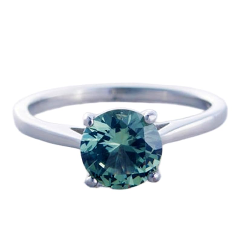 Bague solitaire en saphir naturel bleu pour sublimer vos tenues de soirée