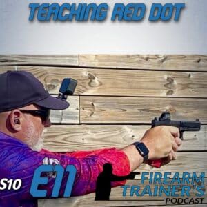 Teaching Red Dot Podcast Por  arte de portada