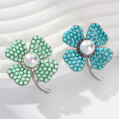 Broche Saint-Patrick en feuille de perles et strass pour elle