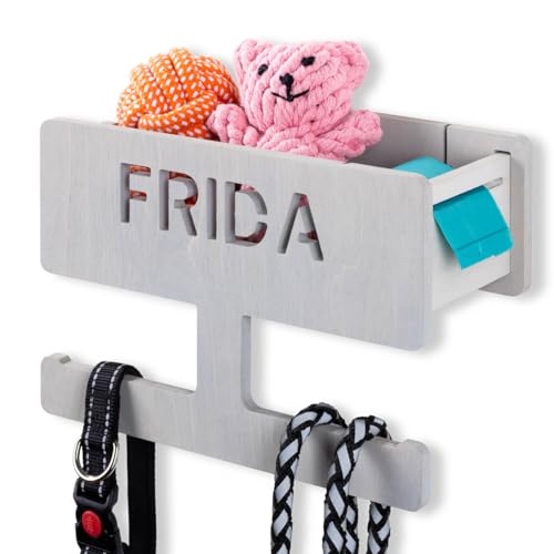 INEXTERIOR – Hundegarderobe personalisierbar mit Ablage & Leinenhalter in Hellgrau - Hundezubehör Dogstation für Hundeleinen, Spielzeug & Leckerlis aus Birkenholz - Mit Kotbeutelspender & Montagekit