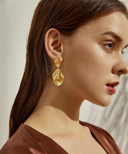 Image of WOWORAMA Chunky Clip On Earrings for Women Vintage Flower Statement Earrings Large Floral Clips Dangle Earring Trendy Non Pierced Jewelry Gold /Silver