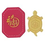 Gardien Feng Shui doré : adoptez l'énergie positive de notre tortue d'argent, une statue Feng Shui dorée méticuleusement conçue pour symboliser la tutelle et attirer la richesse. Le design complexe capture l'essence de la prospérité, ce qui en fait un ajout puissant à votre espace de vie.