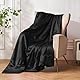 YASMENG Satin Decke 220x240 Schwarz Satin Sofadecke Kühlende Seidige Seide Sommerdecke Leicht Weich Luxus Glatt Glänzend Satin Tagesdecke Kuscheldecke für Bett Sofa Couch Schlafzimmer Büro Reisen