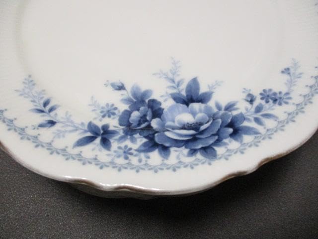 イマン、マニーがお好きな方、アンシエンヌ、ホーローキャニスター＆陶器お皿のセット イマン、マニー好きな方、アンシエンヌのホーローキャニスター&陶器