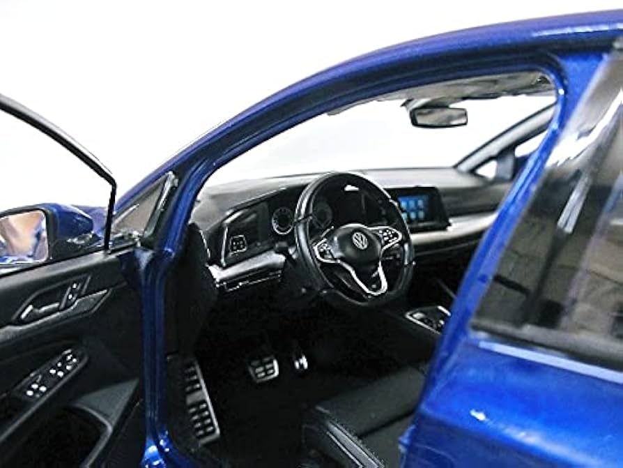 フォルクスワーゲン特注の1/18スケールモデル、GOLF Mk8 海外バージョン フォルクスワーゲン特注の1/18スケールモデル、GOLF Mk8 海外