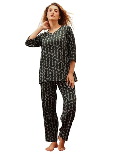 Image of Clovia Women's Rayon Printed Top & Pyjama Set