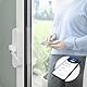 ABUS Fensterantrieb WINTECTO One – Smarter Fenstergriff für Fenster, Balkon- und Terrassentür – mit Alarmfunktion – einfache Montage ohne Bohren – Weiß, gleichschließend (AL0125)