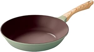 【 KUKUNA ククナ 】 La Foret フライパン 26cm 軽量 チタンコーティング [ ガス火 はもちろん IH も対応 ] フライパン ih [ PFOA フリー だから毎日使っても気にならない] 軽い 焦げ付かない くっつかない [焦げ付きにくい内面コーティングでお手入れが簡単]（木目ハンドルで料理が楽しくなる） PFOA PFOS フリー 体に害のない IH対応