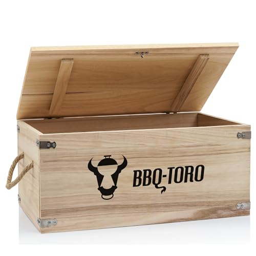 Foto von BBQ-Toro 7-teiliges Dutch Oven Set in Holzkiste | Gusseisen- bereits eingebrannt - preseasoned | Zubehör Set mit Dutch Oven Kochtopf, Stieltopf, Grillplatte, Pfanne, Deckelheber und Untersetzer
