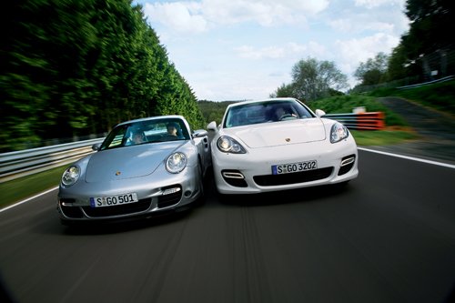 |X^[ A4 ẼX[p[J[uPorsche Panamera Turbo vs Porsche 911vvg