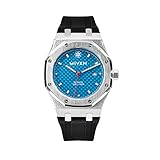 Boîtier en acier inoxydable durable : le boîtier de votre montre pour homme en acier inoxydable massif conserve son élégance grâce à l'interaction du matériau mat et poli. Sur le cadran en carbone se déplacent des index fluorescents et des aiguilles. L'aiguille rouge typique MIYEN MUNICH est une pièce unique des montres pour hommes. Complété par les coordonnées gravées de Munich, à l'origine de MIYEN. La tradition rencontre la modernité - Convaincre en toute occasion avec style et élégance sportive