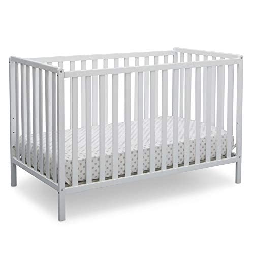 Delta Children Heartland - Cambiador convertible 4 en 1 para cuna con almohadilla + colchón Serta Perfect Start para cuna, color blanco bianca