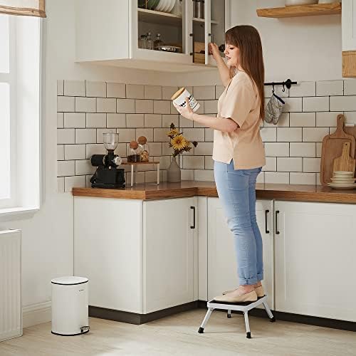 SONGMICS Step Ladder, Folding Step Stool, Steel, Meets EN 14183 Standard, Non-Slip Rubber Pad, for Bathroom, Kitchen, Load up to 150 kg, 37.5 x 26.5 x 17.5 cm, White GSL01WT