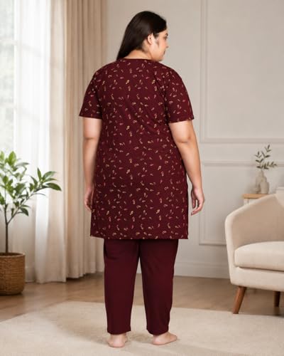 Image of In Love Women's All-Over Printed Cotton Plus Size Longline T-Shirt with Pockets