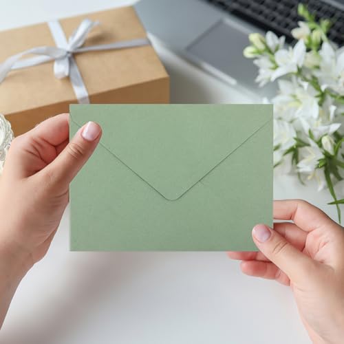 Briefumschläge, 50 Stück Umschläge mit Nassklebung, 120 g/m² Briefumschlag Kuvert für Grußkarten, Hochzeit Einladung, Geburtstagskarten Briefkuvert (Grün, 13,3 x 18,3cm)