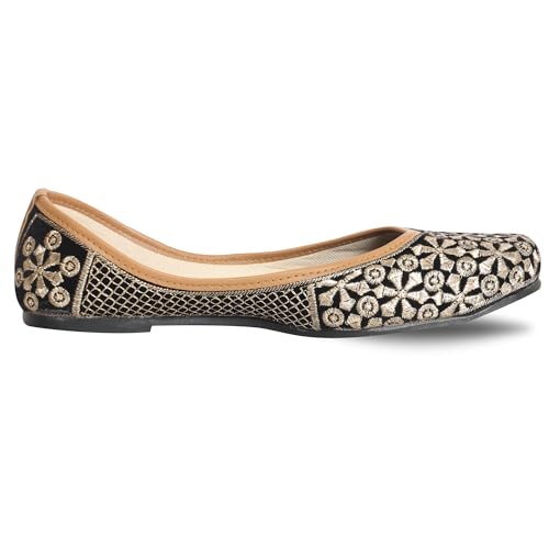Image of DFR Women Embroidered Mojari Juttis