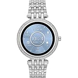 43mm-Gehäuse, Mineralglas, Digitale Bewegung und Anzeige, 20mm-Bandbreite.|Rundes silberfarben Edelstahlgehäuse mit schwarzem Zifferblatt.|Silberfarben, Edelstahlband.|Wasserdicht bis zu 50 m: Tragbar beim Schwimmen im flachen Wasser.|Verpackt in einer Michael Kors Geschenkbox