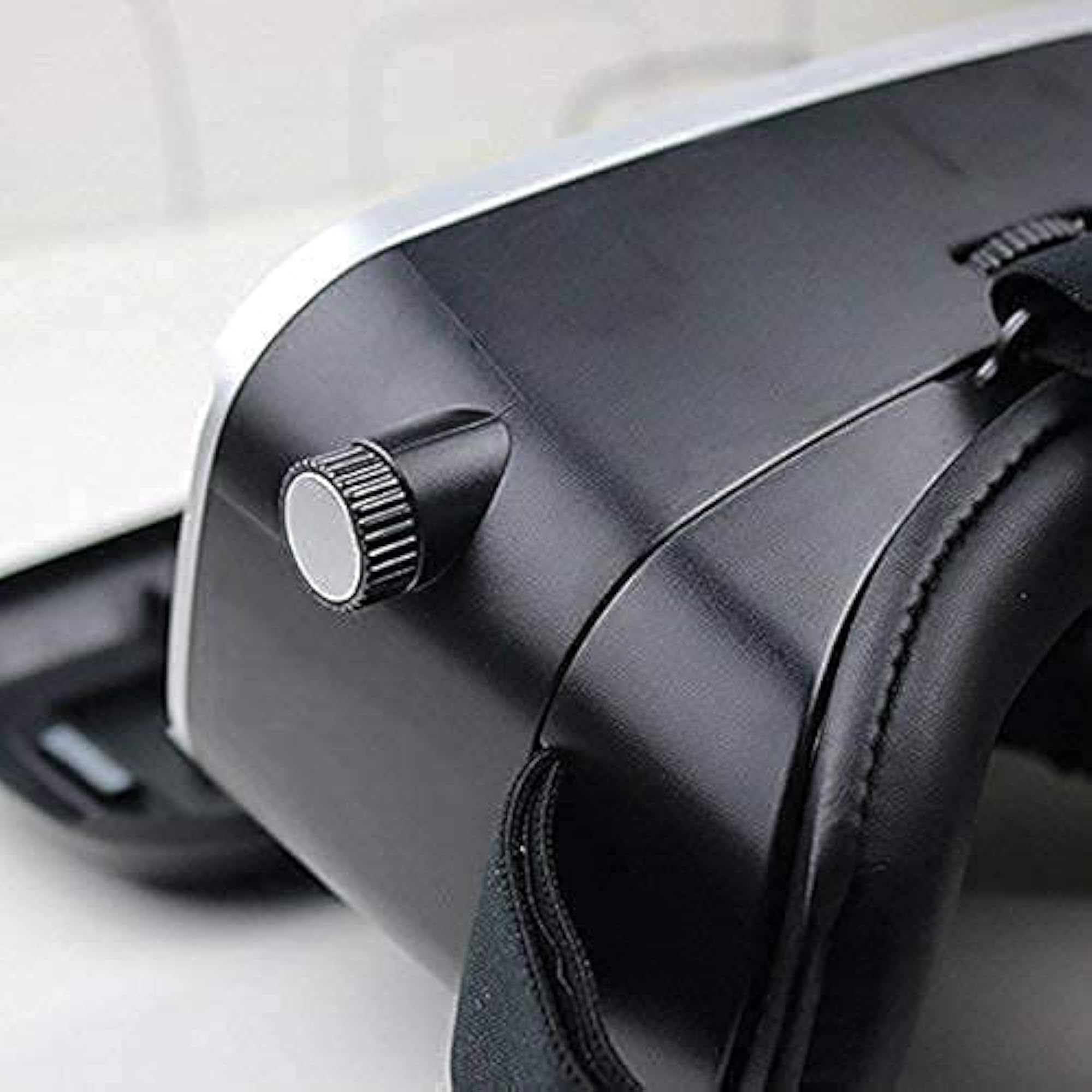 HD Virtual Reality Headset with Controller/Gamepad