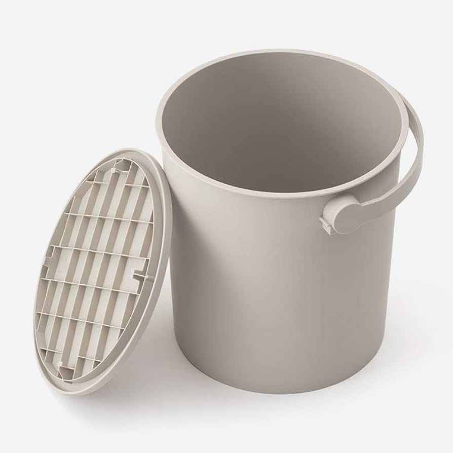 Amazon｜[ケユカ] KEYUCA 座れる 収納バケツ (15L 蓋付き) 日本製