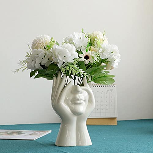 Vase en céramique design blanc : sculpture abstraite de style minimaliste