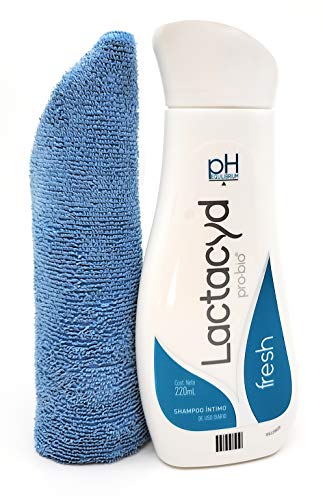 Bundle: Lactacyd Pro-Bio Shampoo Intimo Diario, Feminine Wash, 220ml (Fresh, Pack of 2) and Microfiber Towel