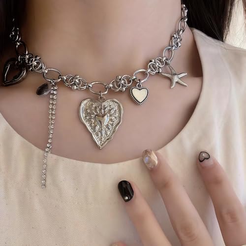 Collier de déclaration romantique à pompons et pendentif cœur tendre