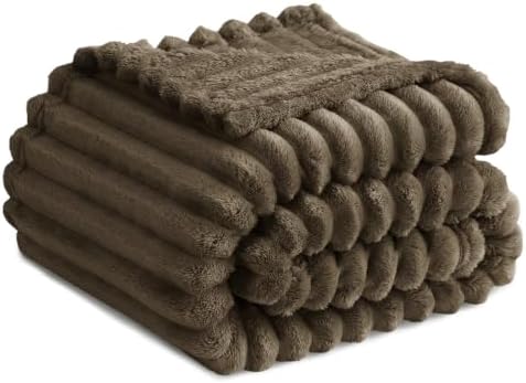 RUIKASI Kuscheldecke Flauschig Decke Braun - 150x200cm Fleecedecke Sofadecke Couchdecke für Wohnzimmer Deko Tagesdecke Blanket, Weiche Wolldecke Warme Korddecke als Wohn- & Kuschel
