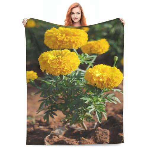 Cobijas de felpa acogedoras para playa, caléndulas amarillas, fondo de follaje verde, regalo de Halloween para el día de San Valentín, para manta, aplicable a regalos, ropa de cama, colcha para