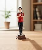 Lucena Presentes Estátua Devocional do Beato Carlo Acutis em Resina, Vermelho e Azul Marinho, 15cm de Altura, Base Hexagonal 5cm, Acabamento Artesanal Detalhado