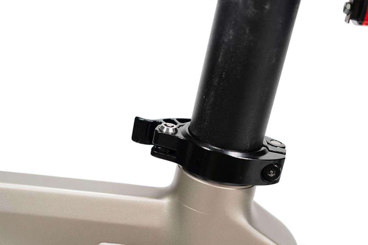 Amazon.co.jp: ERWAY 【専用】 サドルバッテリーロック シートポスト