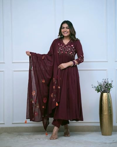 Image of Cotton Malmal Dupatta & Cotton Kurta Set with Embroidery - Stylish Cotton Kurti with Matching Pants & Dupatta for Women | 38 inch Pant Length, 48 inch Kurti Length