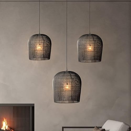 Lustre noir en rotin pour décoration de boutique chic