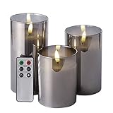 3-teiliges Kerzen-Geschenk-Set – gut verpackt, kommt mit 3 grauen Glaskerzen, 7,6 cm Durchmesser, 10,1 cm hoch, 1 Bedienungsanleitung (evtl. nicht in deutscher Sprache), 1 Fernbedienung. Diese schönen grauen Kerzen sind eine tolle Dekoration für Zuhause, Tisch, Verabredung und auch ideal als Urlaubsgeschenk, wie Weihnachten