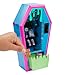 Monster High Studenten-Lounge-Spielset - Möbel und Zubehörteile für schaurig schöne Geschichten, inklusive funktionierendem Verkaufsautomaten und Casketball-Spiel, für Kinder ab 4 Jahren, HRP57