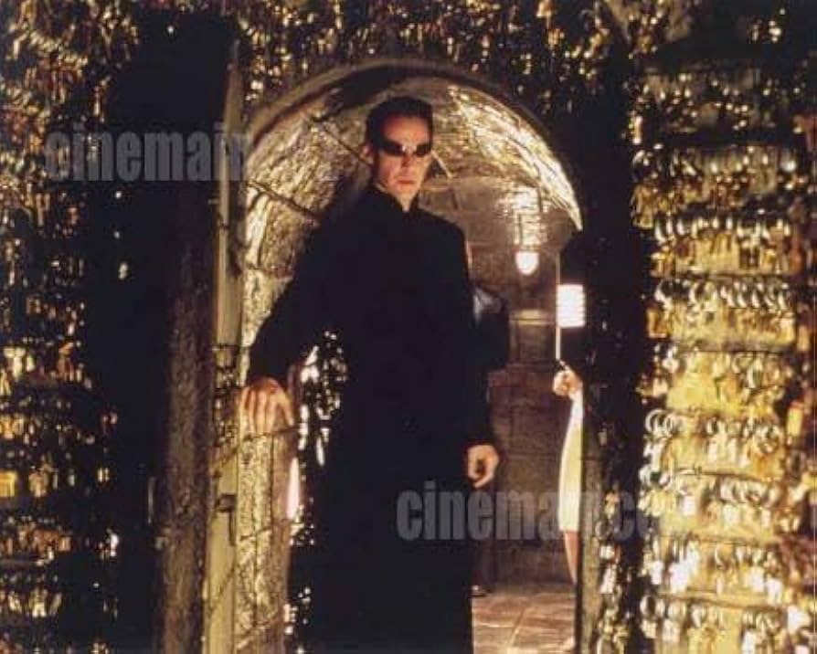 Amazon.co.jp: キアヌ・リーブス/マトリックス鍵の部屋のネオの