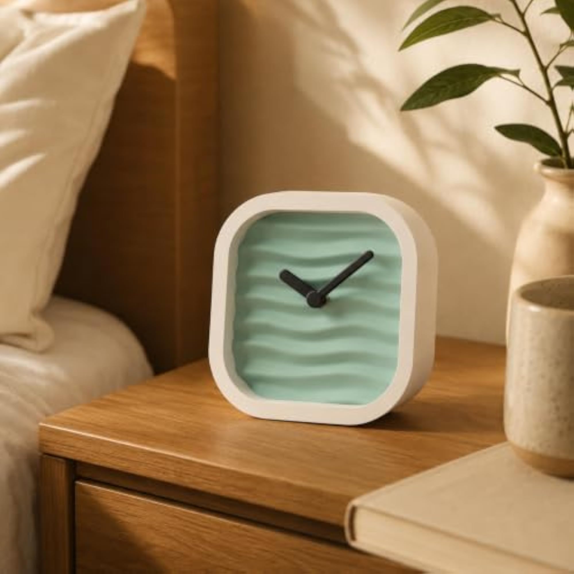 Wavy Desk Clock Silent Table Clock with Textured Mint Dial